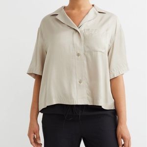 H&M oversized resort shirt Women’s size L